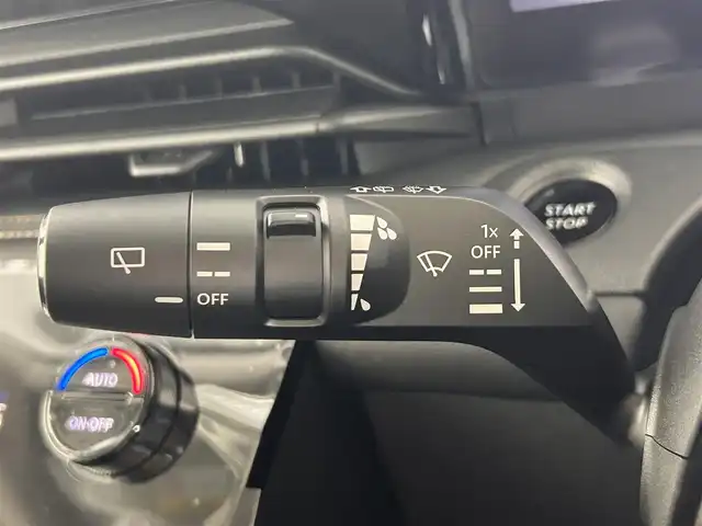 日産 セレナ e－パワー ハイウェイスター V 佐賀県 2025(令7)年 0.1千km プリズムホワイト 純正12.3インチナビ/フルセグTV/Bluetooth/両側パワースライドドア/ハンズフリースライドドア/純正11インチ後席モニター/プロパイロット/衝突軽減ブレーキ/レーンキープアシスト/コーナーセンサー/電子パーキング/ブレーキホールド/タイプC入力端子/USB入力端子/ワイヤレス充電/デジタルインナーミラー/純正前後ドライブレコーダー/ETC2.0/サンシェード/純正16インチアルミホイール