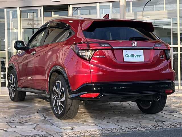 ホンダ ヴェゼル ハイブリッド RS ホンダセンシング 静岡県 2020(令2)年 2.3万km プレミアムクリスタルレッドM ホンダセンシング/・衝突軽減ブレーキ/・誤発進抑制機能/・車線維持支援システム/・標識認識機能/・コーナーセンサー/純正ナビ/・ラジオ/・CD/DVD/フルセグTV/Bluetooth/SD/USB/ipod/主要装備/・レーダークルーズコントロール　/・ドライブレコーダー　/・ＥＴＣ　/・バックカメラ　/・純正デジタルインナーミラー　/・ステアリングリモコン　/・パドルシフト　/・アイドリングストップ/・プッシュスタート/・ブレーキホールド/・LEDヘッドライト/・LEDフォグランプ