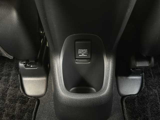 ホンダ ヴェゼル ハイブリッド RS ホンダセンシング 静岡県 2020(令2)年 2.3万km プレミアムクリスタルレッドM ホンダセンシング/・衝突軽減ブレーキ/・誤発進抑制機能/・車線維持支援システム/・標識認識機能/・コーナーセンサー/純正ナビ/・ラジオ/・CD/DVD/フルセグTV/Bluetooth/SD/USB/ipod/主要装備/・レーダークルーズコントロール　/・ドライブレコーダー　/・ＥＴＣ　/・バックカメラ　/・純正デジタルインナーミラー　/・ステアリングリモコン　/・パドルシフト　/・アイドリングストップ/・プッシュスタート/・ブレーキホールド/・LEDヘッドライト/・LEDフォグランプ