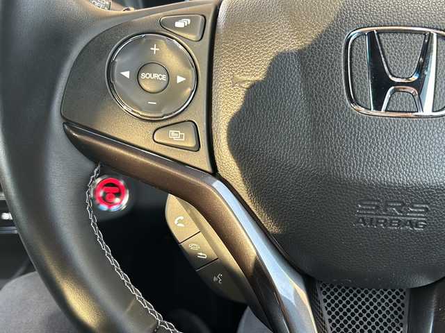 ホンダ ヴェゼル ハイブリッド RS ホンダセンシング 静岡県 2020(令2)年 2.3万km プレミアムクリスタルレッドM ホンダセンシング/・衝突軽減ブレーキ/・誤発進抑制機能/・車線維持支援システム/・標識認識機能/・コーナーセンサー/純正ナビ/・ラジオ/・CD/DVD/フルセグTV/Bluetooth/SD/USB/ipod/主要装備/・レーダークルーズコントロール　/・ドライブレコーダー　/・ＥＴＣ　/・バックカメラ　/・純正デジタルインナーミラー　/・ステアリングリモコン　/・パドルシフト　/・アイドリングストップ/・プッシュスタート/・ブレーキホールド/・LEDヘッドライト/・LEDフォグランプ