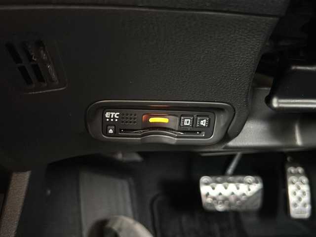 ホンダ ヴェゼル ハイブリッド RS ホンダセンシング 静岡県 2020(令2)年 2.3万km プレミアムクリスタルレッドM ホンダセンシング/・衝突軽減ブレーキ/・誤発進抑制機能/・車線維持支援システム/・標識認識機能/・コーナーセンサー/純正ナビ/・ラジオ/・CD/DVD/フルセグTV/Bluetooth/SD/USB/ipod/主要装備/・レーダークルーズコントロール　/・ドライブレコーダー　/・ＥＴＣ　/・バックカメラ　/・純正デジタルインナーミラー　/・ステアリングリモコン　/・パドルシフト　/・アイドリングストップ/・プッシュスタート/・ブレーキホールド/・LEDヘッドライト/・LEDフォグランプ