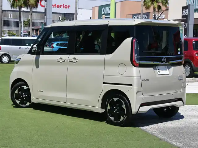 日産 ルークス ハイウェイスター X 千葉県 2021(令3)年 3.2万km フローズンバニラパール エマージェンシーブレーキ/ハンズフリー左側パワースライドドア/右イージークローザードア/9インチ純正SDナビ/地デジTV/【DVD/CD再生機能　Bluetooth接続】/アラウンドビューモニター/ドライブレコーダー（DH5-D）/ステアリングスイッチ/LEDヘッドライト/フォグライト/ウインカーミラー/リアコーナーセンサー/サイド/カーテンエアバッグ/純正14インチアルミホイル/インテリジェントキー