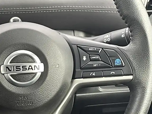 日産 セレナ ハイウェイスター V 大阪府 2020(令2)年 3.3万km ブリリアントホワイトパール 2トーン エマージェンシーブレーキ/プロパイロット/　・踏み間違い防止アシスト/　・車線逸脱警報機能/　・標識認識機能/　・ふらつき警報機能/純正ナビ（Bluetooth/CD/DVD）/フルセグTV/アラウンドビューモニター/両側パワースライドドア/レーダークルーズコントロール/LEDヘッドライト/フォグランプ/純正16インチアルミホイール/コーナーセンサー/電動パーキング/ブレーキホールド/スマートキー