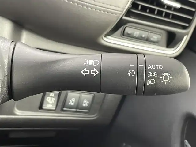日産 セレナ ハイウェイスター V 大阪府 2020(令2)年 3.3万km ブリリアントホワイトパール 2トーン エマージェンシーブレーキ/プロパイロット/　・踏み間違い防止アシスト/　・車線逸脱警報機能/　・標識認識機能/　・ふらつき警報機能/純正ナビ（Bluetooth/CD/DVD）/フルセグTV/アラウンドビューモニター/両側パワースライドドア/レーダークルーズコントロール/LEDヘッドライト/フォグランプ/純正16インチアルミホイール/コーナーセンサー/電動パーキング/ブレーキホールド/スマートキー