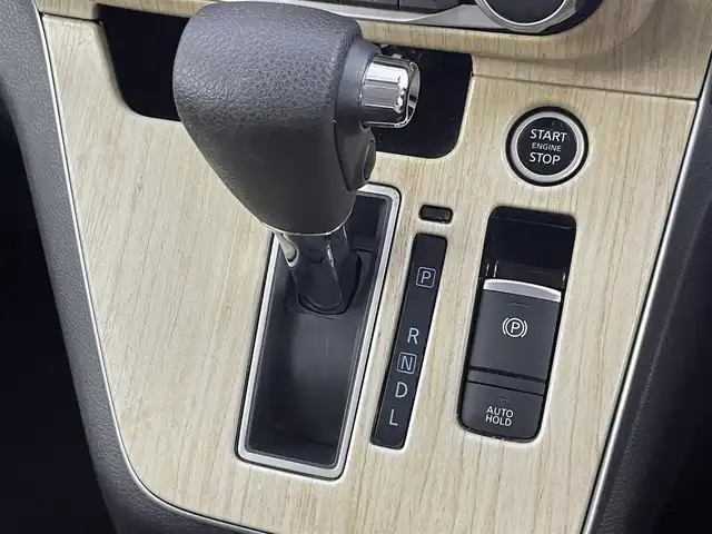 日産 セレナ ハイウェイスター V 大阪府 2020(令2)年 3.3万km ブリリアントホワイトパール 2トーン エマージェンシーブレーキ/プロパイロット/　・踏み間違い防止アシスト/　・車線逸脱警報機能/　・標識認識機能/　・ふらつき警報機能/純正ナビ（Bluetooth/CD/DVD）/フルセグTV/アラウンドビューモニター/両側パワースライドドア/レーダークルーズコントロール/LEDヘッドライト/フォグランプ/純正16インチアルミホイール/コーナーセンサー/電動パーキング/ブレーキホールド/スマートキー