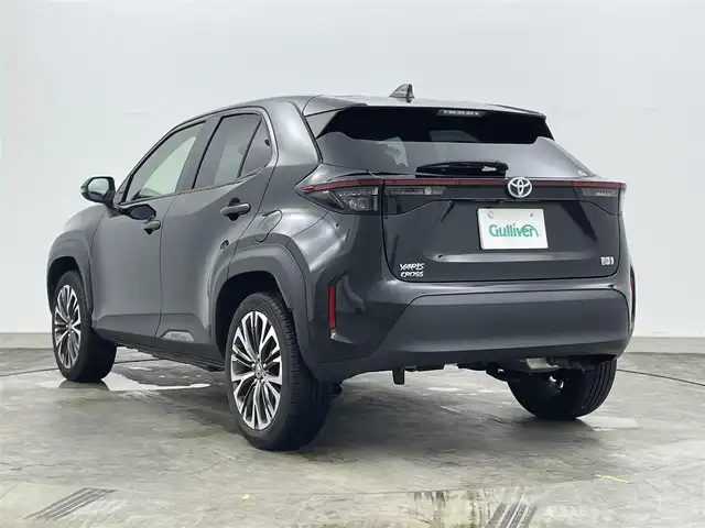 トヨタ ヤリスクロス ハイブリッド Z 岡山県 2022(令4)年 1.8万km ブラックマイカ 純正ディスプレイオーディオ/【USB/フルセグTV/Bluetooth/Carplay】/全方位カメラ/D/N席シートヒーター/ETC/衝突軽減ブレーキ/オートマチックハイビーム/横滑り防止装置/ブレーキホールド/電動パーキングブレーキ/アダプティブクルーズコントロール/オートライト/AAC/純正18インチアルミホイール/純正フロアマット/スマートキー/プッシュスタート
