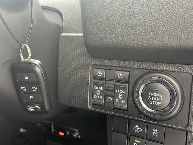 ダイハツ タント カスタム RS 愛知県 2023(令5)年 1.3万km ブラックマイカメタリック/シャイニングホワイトパール /禁煙車//純正9インチディスプレイオーディオ//フルセグTV//ETC//バックカメラ//スマートアシスト//衝突回避支援ブレーキ//衝突警報//誤発進抑制//車線逸脱警報//路側逸脱警報//ふらつき警報//先行車発進お知らせ//標識認識//アダプティブドライビングビーム//前後コーナーセンサー//360°スーパーUV&IRカットガラス//LEDヘッドライト//オートライト//LEDフォグランプ//両側パワースライドドア//合皮×ファブリックコンビシート//前席シートヒーター//革巻きステアリング//ステアリングスイッチ//プッシュスタート//電動格納ミラーウィンカー//アイドリングストップ//横滑り防止装置//イモビライザー//新車保証書