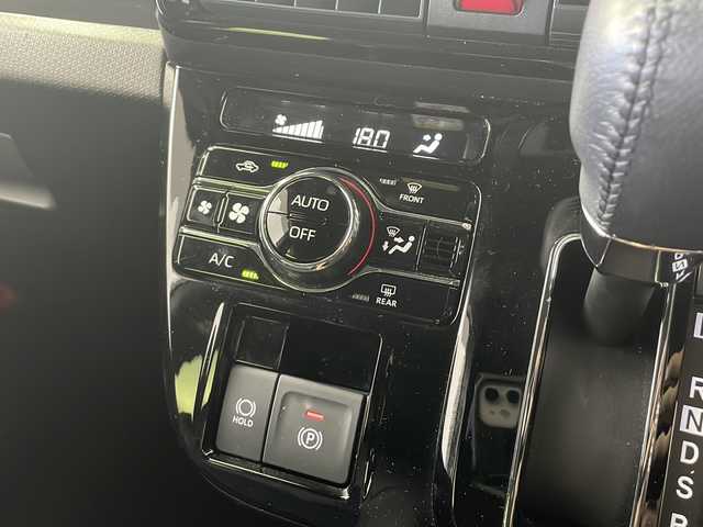 ダイハツ タント カスタム RS 愛知県 2023(令5)年 1.3万km ブラックマイカメタリック/シャイニングホワイトパール /禁煙車//純正9インチディスプレイオーディオ//フルセグTV//ETC//バックカメラ//スマートアシスト//衝突回避支援ブレーキ//衝突警報//誤発進抑制//車線逸脱警報//路側逸脱警報//ふらつき警報//先行車発進お知らせ//標識認識//アダプティブドライビングビーム//前後コーナーセンサー//360°スーパーUV&IRカットガラス//LEDヘッドライト//オートライト//LEDフォグランプ//両側パワースライドドア//合皮×ファブリックコンビシート//前席シートヒーター//革巻きステアリング//ステアリングスイッチ//プッシュスタート//電動格納ミラーウィンカー//アイドリングストップ//横滑り防止装置//イモビライザー//新車保証書