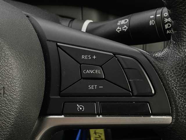 日産 セレナ ハイウェイスター 新潟県 2017(平29)年 4.8万km ダイヤモンドブラック プッシュスタート/純正ナビ(CD/DVD/Bluetooth)　/バックモニター　/フルセグＴＶ　/両側スライドドア　/Ｂｌｕｅｔｏｏｔｈ接続　/クルーズコントロール　　/ＬＥＤオートライト　/純正ＡＷ　/アイドリングストップ　/電格ミラー　/取扱説明書