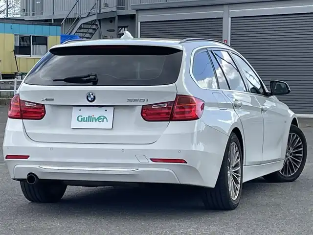 ＢＭＷ ３２０ｉ xDrive ツーリング ラグジュアリー 道央・札幌 2014(平26)年 10.6万km アルピンホワイトⅢ ４WD/純正メーカーナビ/CD/DVD/USB/AUX/BT/衝突警告/トランクションコントロールシステム/レーダークルーズコントロール/レーンキープアシスト/パーキングセンサー/バックカメラ/ミラー一体型ETC/アイドリングストップ/SPORTMODE/ECOMODE/パワーバックドア/前席パワーシート/D席メモリーシート/前席シートヒーター/レザーシート/ステアリングリモコン/プッシュスタート/スマートキー/LEDヘッドライト/オートライト/フォグランプ/電動格納ミラー/ウィンカーミラー/フロアマット/社外AW付冬タイヤ積込/205/60/R16/2018年/山5mm