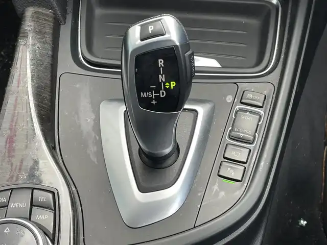ＢＭＷ ３２０ｉ xDrive ツーリング ラグジュアリー 道央・札幌 2014(平26)年 10.6万km アルピンホワイトⅢ ４WD/純正メーカーナビ/CD/DVD/USB/AUX/BT/衝突警告/トランクションコントロールシステム/レーダークルーズコントロール/レーンキープアシスト/パーキングセンサー/バックカメラ/ミラー一体型ETC/アイドリングストップ/SPORTMODE/ECOMODE/パワーバックドア/前席パワーシート/D席メモリーシート/前席シートヒーター/レザーシート/ステアリングリモコン/プッシュスタート/スマートキー/LEDヘッドライト/オートライト/フォグランプ/電動格納ミラー/ウィンカーミラー/フロアマット/社外AW付冬タイヤ積込/205/60/R16/2018年/山5mm
