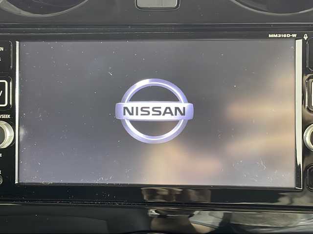 日産 ノート e－パワー X 広島県 2017(平29)年 2.8万km ガーネットレッド 純正ナビ/アラウンドビューモニター/デジタルインナーミラー/エマージェンシーブレーキ/車線逸脱抑制/前後コーナーセンサー/誤発進抑制機能/オートライト/LEDヘッドランプ/ETC/スマートキー