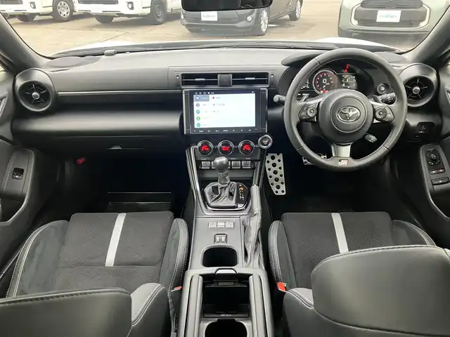 トヨタ ＧＲ８６ RZ 道南・函館 2024(令6)年 0.5万km クリスタルホワイトパール /社外ディスプレイオーディオ//バックカメラ//ETC//ハーフレザーシート//前席シートヒーター//LEDヘッドライト//ステアリング連動ヘッドランプ//オートライト//プリクラッシュブレーキ//後退時ブレーキアシスト//ブラインドスポットディテクション//レーダークルーズコントロール//スマートキー//エンジンプッシュスタート//取扱説明書//保証書