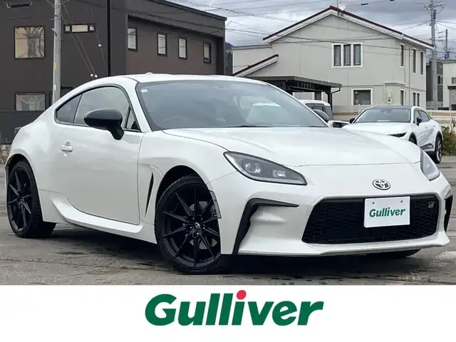 トヨタ ＧＲ８６ RZ 道南・函館 2024(令6)年 0.5万km クリスタルホワイトパール /社外ディスプレイオーディオ//バックカメラ//ETC//ハーフレザーシート//前席シートヒーター//LEDヘッドライト//ステアリング連動ヘッドランプ//オートライト//プリクラッシュブレーキ//後退時ブレーキアシスト//ブラインドスポットディテクション//レーダークルーズコントロール//スマートキー//エンジンプッシュスタート//取扱説明書//保証書