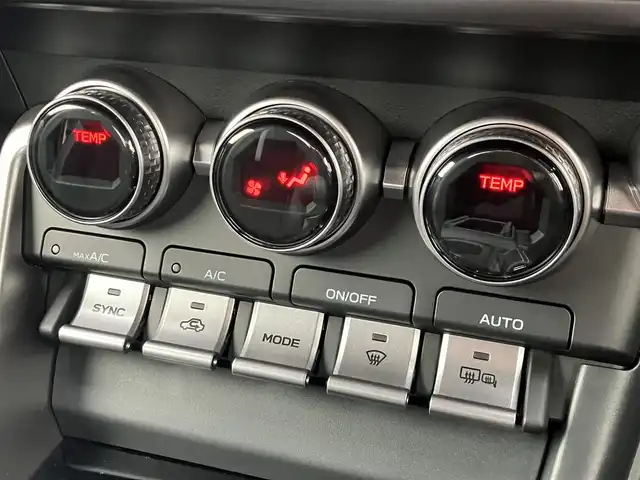 トヨタ ＧＲ８６ RZ 道南・函館 2024(令6)年 0.5万km クリスタルホワイトパール /社外ディスプレイオーディオ//バックカメラ//ETC//ハーフレザーシート//前席シートヒーター//LEDヘッドライト//ステアリング連動ヘッドランプ//オートライト//プリクラッシュブレーキ//後退時ブレーキアシスト//ブラインドスポットディテクション//レーダークルーズコントロール//スマートキー//エンジンプッシュスタート//取扱説明書//保証書