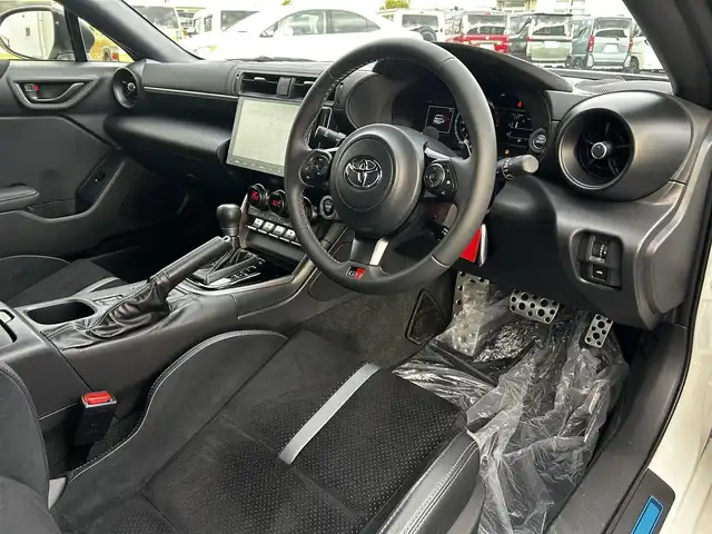 トヨタ ＧＲ８６ RZ 福島県 2024(令6)年 0.5万km クリスタルホワイトパール アイサイトコアテクノロジー/プリクラッシュブレーキ/後退時ブレーキアシスト/誤発進抑制制御/全車速追従機能付きクルーズコントロール/後側方警戒支援システム/ハイビームアシスト/社外ディスプレイオーディオ/【USB/BT】/バックカメラ/ETC/前席シートヒーター/パドルシフト/ステアリングリモコン/LEDオートライト/社外フロアマット