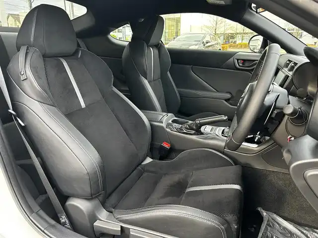 トヨタ ＧＲ８６ RZ 福島県 2024(令6)年 0.5万km クリスタルホワイトパール アイサイトコアテクノロジー/プリクラッシュブレーキ/後退時ブレーキアシスト/誤発進抑制制御/全車速追従機能付きクルーズコントロール/後側方警戒支援システム/ハイビームアシスト/社外ディスプレイオーディオ/【USB/BT】/バックカメラ/ETC/前席シートヒーター/パドルシフト/ステアリングリモコン/LEDオートライト/社外フロアマット