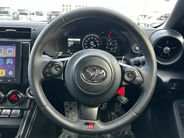 トヨタ ＧＲ８６ RZ 福島県 2024(令6)年 0.5万km クリスタルホワイトパール アイサイトコアテクノロジー/プリクラッシュブレーキ/後退時ブレーキアシスト/誤発進抑制制御/全車速追従機能付きクルーズコントロール/後側方警戒支援システム/ハイビームアシスト/社外ディスプレイオーディオ/【USB/BT】/バックカメラ/ETC/前席シートヒーター/パドルシフト/ステアリングリモコン/LEDオートライト/社外フロアマット
