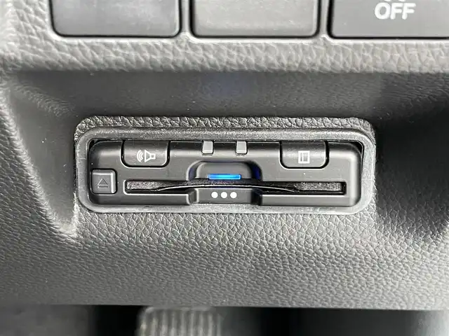 ホンダ ステップワゴン スパーダ 東京都 2024(令6)年 0.9万km プラチナホワイトパール ワンオーナー/純正11.4型ナビ/フルセグTV/CD/DVD/純正15.6型天吊モニター/アドバンスドルームミラー/ホンダセンシング/前席シートヒーター/両側電動ドア/電動リアゲート/ETC/前後ドライブレコーダー