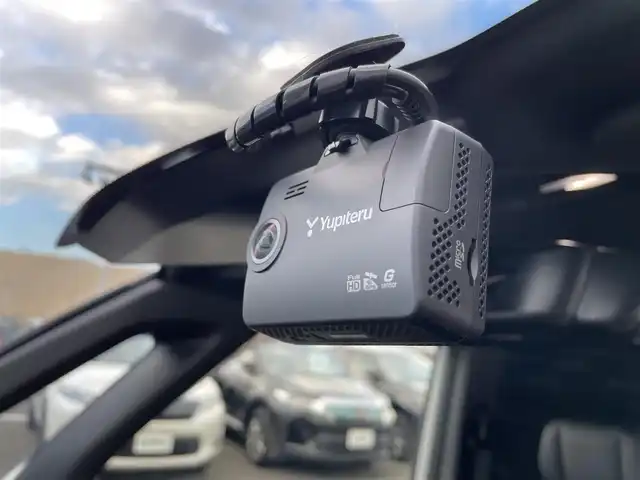 ホンダ ステップワゴン スパーダ 東京都 2024(令6)年 0.9万km プラチナホワイトパール ワンオーナー/純正11.4型ナビ/フルセグTV/CD/DVD/純正15.6型天吊モニター/アドバンスドルームミラー/ホンダセンシング/前席シートヒーター/両側電動ドア/電動リアゲート/ETC/前後ドライブレコーダー