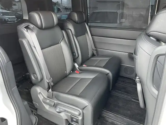 ホンダ ステップワゴン スパーダ 東京都 2024(令6)年 0.9万km プラチナホワイトパール ワンオーナー/純正11.4型ナビ/フルセグTV/CD/DVD/純正15.6型天吊モニター/アドバンスドルームミラー/ホンダセンシング/前席シートヒーター/両側電動ドア/電動リアゲート/ETC/前後ドライブレコーダー