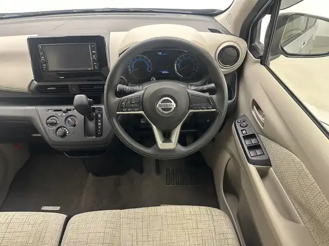 日産 デイズ S 兵庫県 2020(令2)年 6.3万km スターリングシルバーM ・純正SDナビ/・フルセグTV/・Bluetooth接続あり/・バックカメラ/・ETC/・フルセグTV/・前方ドライブレコーダー/・リモコンキー/・電動格納ミラー/・オートライト/・純正フロアマット/・純正ホイールキャップ