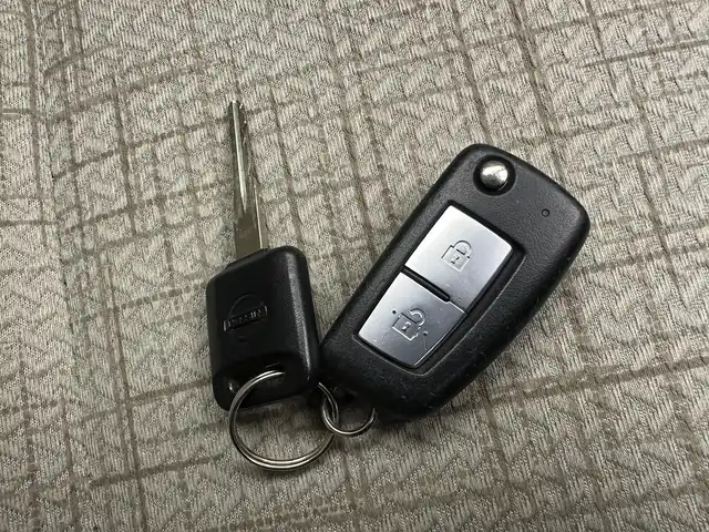 日産 デイズ S 兵庫県 2020(令2)年 6.3万km スターリングシルバーM ・純正SDナビ/・フルセグTV/・Bluetooth接続あり/・バックカメラ/・ETC/・フルセグTV/・前方ドライブレコーダー/・リモコンキー/・電動格納ミラー/・オートライト/・純正フロアマット/・純正ホイールキャップ