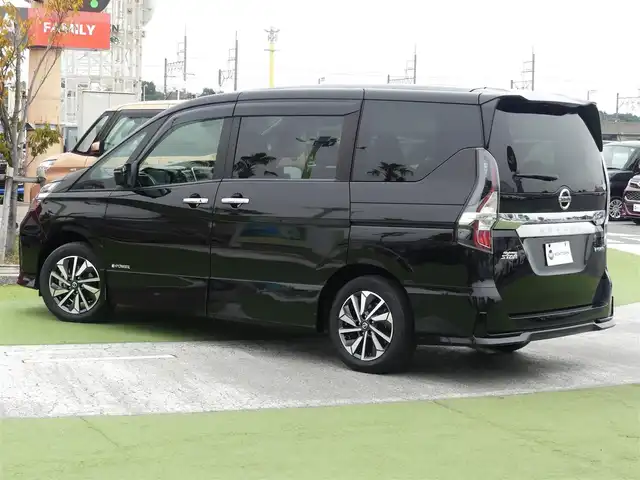 日産 セレナ e－パワー ハイウェイスター V 千葉県 2022(令4)年 4.4万km ダイヤモンドブラック エマージェンシーブレーキ/プロパイロット/インテリジェントクルーズコントロール/インテリジェントルームミラー/両側パワースライドドア/純正SDナビ/地デジTV/【DVD/CD再生機能　Bluetooth接続】/アラウンドビューモニター/ドライブレコーダー/革巻きステアリング/ステアリングスイッチ/ETC/LEDヘッドライト/フォグライト/ウインカーミラー/コーナーセンサー/純正16インチアルミホイル/サイド/カーテンエアバッグ/インテリジェントキー