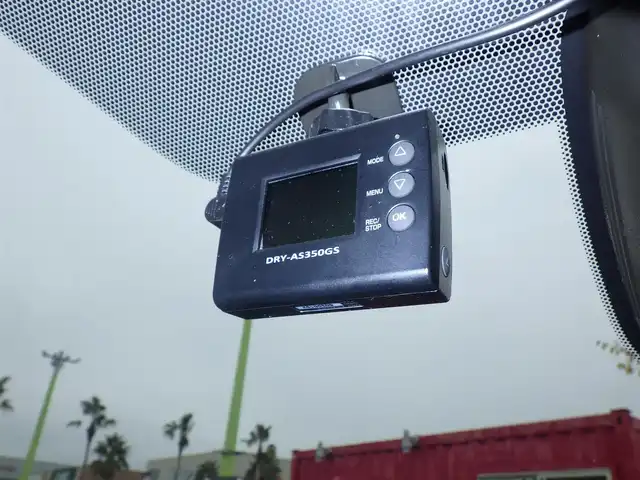 日産 セレナ e－パワー ハイウェイスター V 千葉県 2022(令4)年 4.4万km ダイヤモンドブラック エマージェンシーブレーキ/プロパイロット/インテリジェントクルーズコントロール/インテリジェントルームミラー/両側パワースライドドア/純正SDナビ/地デジTV/【DVD/CD再生機能　Bluetooth接続】/アラウンドビューモニター/ドライブレコーダー/革巻きステアリング/ステアリングスイッチ/ETC/LEDヘッドライト/フォグライト/ウインカーミラー/コーナーセンサー/純正16インチアルミホイル/サイド/カーテンエアバッグ/インテリジェントキー