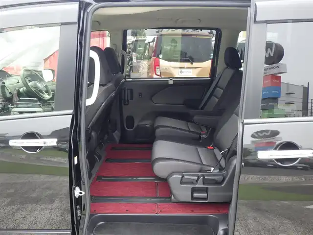 日産 セレナ e－パワー ハイウェイスター V 千葉県 2022(令4)年 4.4万km ダイヤモンドブラック エマージェンシーブレーキ/プロパイロット/インテリジェントクルーズコントロール/インテリジェントルームミラー/両側パワースライドドア/純正SDナビ/地デジTV/【DVD/CD再生機能　Bluetooth接続】/アラウンドビューモニター/ドライブレコーダー/革巻きステアリング/ステアリングスイッチ/ETC/LEDヘッドライト/フォグライト/ウインカーミラー/コーナーセンサー/純正16インチアルミホイル/サイド/カーテンエアバッグ/インテリジェントキー