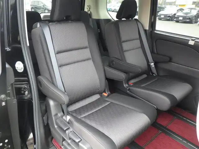 日産 セレナ e－パワー ハイウェイスター V 千葉県 2022(令4)年 4.4万km ダイヤモンドブラック エマージェンシーブレーキ/プロパイロット/インテリジェントクルーズコントロール/インテリジェントルームミラー/両側パワースライドドア/純正SDナビ/地デジTV/【DVD/CD再生機能　Bluetooth接続】/アラウンドビューモニター/ドライブレコーダー/革巻きステアリング/ステアリングスイッチ/ETC/LEDヘッドライト/フォグライト/ウインカーミラー/コーナーセンサー/純正16インチアルミホイル/サイド/カーテンエアバッグ/インテリジェントキー