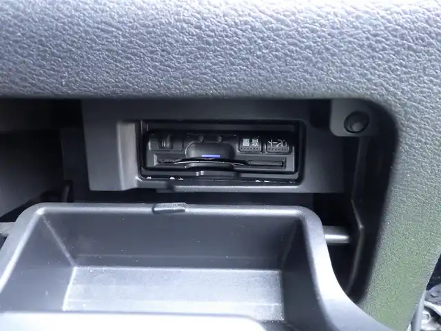 日産 セレナ e－パワー ハイウェイスター V 千葉県 2022(令4)年 4.4万km ダイヤモンドブラック エマージェンシーブレーキ/プロパイロット/インテリジェントクルーズコントロール/インテリジェントルームミラー/両側パワースライドドア/純正SDナビ/地デジTV/【DVD/CD再生機能　Bluetooth接続】/アラウンドビューモニター/ドライブレコーダー/革巻きステアリング/ステアリングスイッチ/ETC/LEDヘッドライト/フォグライト/ウインカーミラー/コーナーセンサー/純正16インチアルミホイル/サイド/カーテンエアバッグ/インテリジェントキー