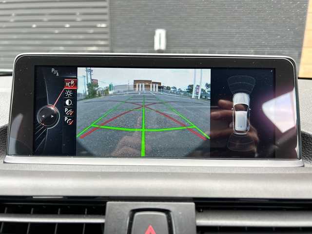 ＢＭＷ １１６ｉ Mスポーツ 宮崎県 2015(平27)年 6.4万km 黒 コネクテッドナビはBMWの３G通信サービス終了のため使用できません/・Bluetooth/・AUX/・CD/DVD/・AM/FM/HIDライト/・コーナーセンサー(後方のみ)/・オートライト/バックカメラ/プッシュスタート/スマートキー/ETC/取扱説明書/・保証書/アイドリングストップ