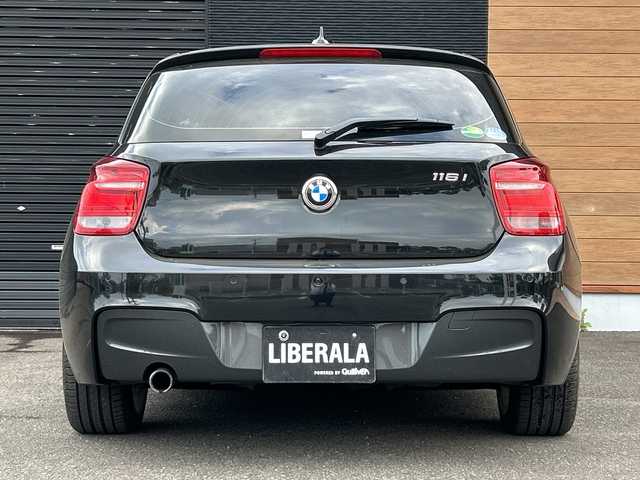 ＢＭＷ １１６ｉ Mスポーツ 宮崎県 2015(平27)年 6.4万km 黒 コネクテッドナビはBMWの３G通信サービス終了のため使用できません/・Bluetooth/・AUX/・CD/DVD/・AM/FM/HIDライト/・コーナーセンサー(後方のみ)/・オートライト/バックカメラ/プッシュスタート/スマートキー/ETC/取扱説明書/・保証書/アイドリングストップ