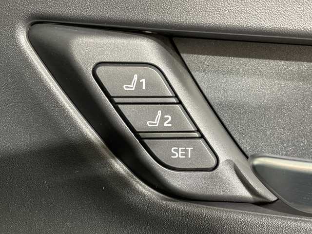 トヨタ プリウス Z 神奈川県 2023(令5)年 1.5万km アティチュードブラックマイカ モデリスタエアロ【フロント/サイド/リア】/TEIN車高調【純正サス有】/パノラマルーフ/純正１２．３型Ｄディスプレイオーディオ/純正前後ドライブレコーダー【DA連動】/純正ビルトインETC2.0【DA連動】/Tコネクトナビ　/フルセグ　Bluetooth　USB　Miracast/パノラミックビューモニター【バックカメラ洗浄機能】/トヨタチームメイト　/アドバンストＰ　/パワーバックドア/シンプルインテリジェントパーキングアシスト　/セーフティセンス/ブラインドスポットモニター/プリクラッシュセーフティ/緊急操舵支援/レーントレーシングアシスト/オートマチックハイビーム/パーキングサポートブレーキ/自動防眩ミラー/置くだけ充電/AC100V/レザーシート/前席シートヒーター＆ベンチレーション/運転席パワーシート＆ポジションメモリ/革巻きステアリング/ステアリングスイッチ/電動パーキングブレーキ/オートブレーキホールド/プッシュスタート/スマートキー/LEDヘッドランプ/純正リアスポイラー/純正19インチアルミホイール