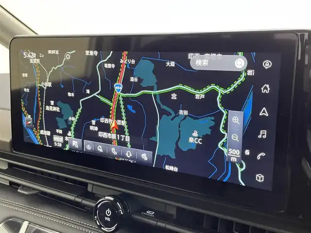 日産 セレナ e－パワー ハイウェイスター V 千葉県 2025(令7)年 0.1万km未満 プリズムホワイト 登録済未使用車/エマージェンシーブレーキ/・プロパイロット/・レーンキープアシスト/・車線逸脱警報システム/・ブラインドスポットモニター/・クリアランスソナー/純正12.3インチコネクティッドナビ/・USB/Bluetooth/フルセグTV/・アラウンドビューモニター/・ビルトインETC2.0/・インテリジェントルームミラー/両側電動ドア/革巻きステアリング/・ステアリングスイッチ/電子パーキング/・ブレーキホールド/ハーフレザーシート/左右独立エアコン/置くだけ充電/オートライト/・オートマチックハイビーム/・LEDヘッドライト/・LEDフォグランプ/純正16インチAW/電動格納ウインカーミラー/プッシュスタート/・スマートキー/・スペアキー/取扱説明書、新車時保証書
