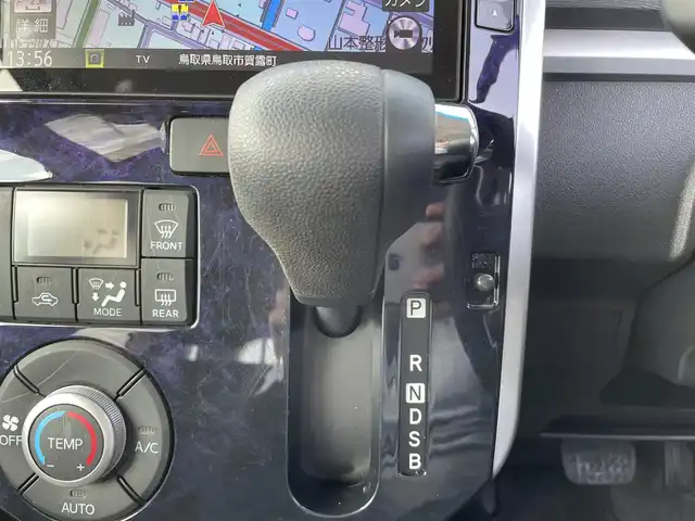 ダイハツ タント カスタムX トップED VS SAⅢ 千葉県 2019(令1)年 2.3万km ブライトシルバーメタリック 純正８型ナビ/フルセグ/DVD/CD/BT/USB/全方位カメラ・ETC/ドライブレコーダー（前方のみ）/運転席シートヒーター/両側パワースライドドア/スマートアシストIII/レーンキープアシスト/LEDヘッドライト/フォグライト/純正14インチアルミホイル/プッシュエンジンスタート/アイドリングストップ/フロアマット/ドアバイザー/スペアキーｘ１/スタットレスセット積み込み/（タイヤ溝5部山）