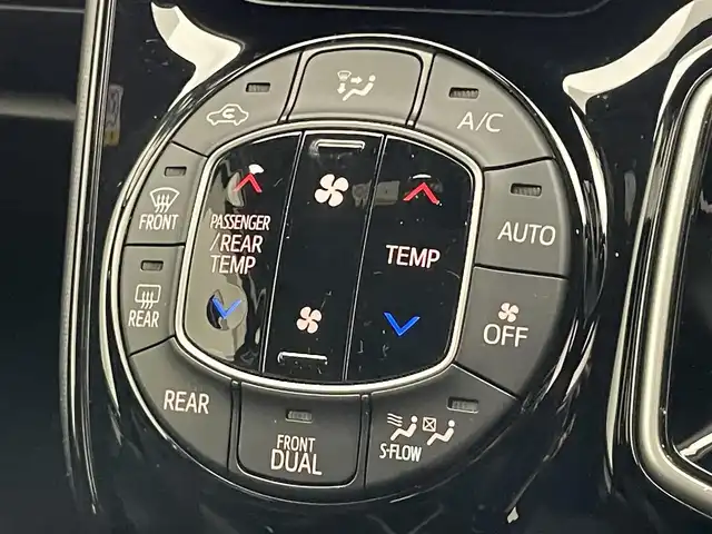トヨタ ノア ハイブリッド Si ダブルバイビーⅡ 愛知県 2020(令2)年 4.2万km ホワイトパールクリスタルシャイン 純正９型ナビ　フルセグＴＶ　純正１２．１型後席モニター　シートヒーター　ハーフレザー　バックカメラ　ＥＴＣ　両側パワースライドドア　セーフティセンス　衝突軽減　コーナーセンサー　ＬＥＤライト　禁煙車