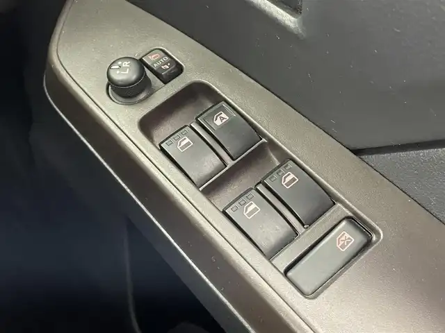 トヨタ ルーミー G－T 大分県 2018(平30)年 9.5万km レーザーブルークリスタルシャイン 純正ナビ/（フルセグ/CD/DVD/Bluetooth）　/ＥＴＣ　　/スマートアシスト/・衝突軽減ブレーキ/・誤発進抑制機能/・車線逸脱警報機能/両側パワースライドドア/DNシートヒーター/クルーズコントロール/ステアリングスイッチ/アイドリングストップ/オートライト　/ＬＥＤヘッドライト/スマートキー/プッシュスタート/電動格納ミラー