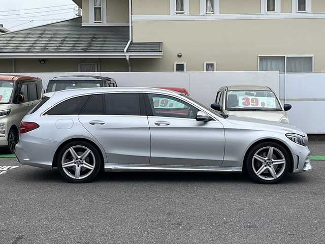メルセデス・ベンツ Ｃ２２０ｄ ステーションワゴン アバンギャルドAMGライン 愛知県 2019(平31)年 9.2万km イリジウムシルバー /革シート//両席パワーシート（メモリー機能あり）//両席シートヒーター//純正１４AW付サマータイヤ//ステアリングスイッチ//純正メーカーナビ//フルセグ//AM/FM/BT/USB/SD//AppleCarPlay/Android Auto//バックカメラ//前後ドラレコ//オートリトラクタブルミラー//パドルシフト//レーンチェンジアシスト//ブラインドスポットモニタリング//道路標準アシスト//アクティブステリングアシスト//車高調整スイッチ//マルチコントロール//DYNAMIC SELECT//衝突軽減//ETC2.0//革巻きステアリング//パワーリアゲート//社外レーダー(SUPER CAT)//アナログ時計//アテンションアシスト//マルチファンクションディスプレイ//カメラ＆パーキング//トノカバー//ルーフレール//アイドリングストップ//プッシュスタート//スマートキー×１//取扱説明書・保証整備手帳・記録簿(H31/R1)あり