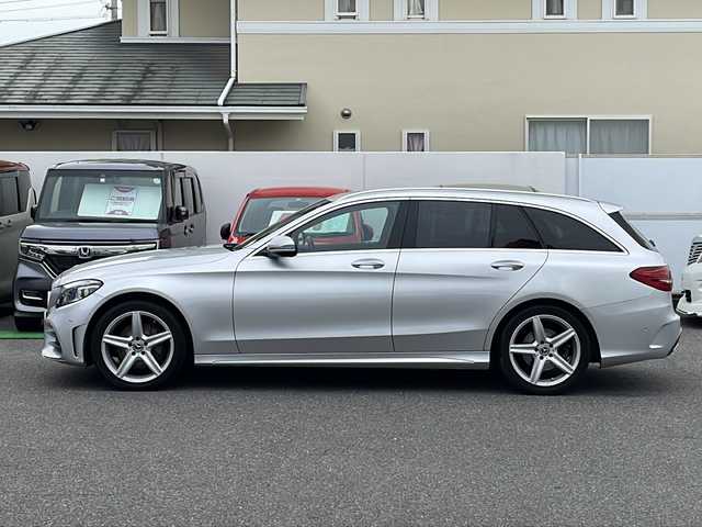 メルセデス・ベンツ Ｃ２２０ｄ ステーションワゴン アバンギャルドAMGライン 愛知県 2019(平31)年 9.2万km イリジウムシルバー /革シート//両席パワーシート（メモリー機能あり）//両席シートヒーター//純正１４AW付サマータイヤ//ステアリングスイッチ//純正メーカーナビ//フルセグ//AM/FM/BT/USB/SD//AppleCarPlay/Android Auto//バックカメラ//前後ドラレコ//オートリトラクタブルミラー//パドルシフト//レーンチェンジアシスト//ブラインドスポットモニタリング//道路標準アシスト//アクティブステリングアシスト//車高調整スイッチ//マルチコントロール//DYNAMIC SELECT//衝突軽減//ETC2.0//革巻きステアリング//パワーリアゲート//社外レーダー(SUPER CAT)//アナログ時計//アテンションアシスト//マルチファンクションディスプレイ//カメラ＆パーキング//トノカバー//ルーフレール//アイドリングストップ//プッシュスタート//スマートキー×１//取扱説明書・保証整備手帳・記録簿(H31/R1)あり