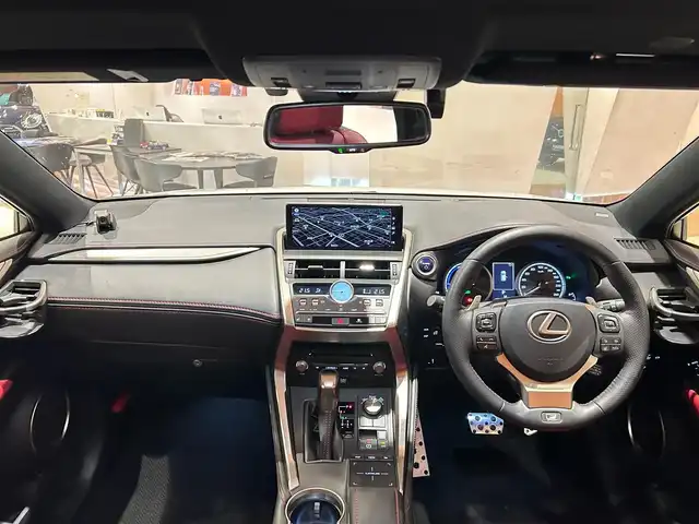 レクサス ＮＸ 300h Fスポーツ 道央・札幌 2019(平31)年 2.4万km ソニッククォーツ TRDエアロ＋マフラー/TRD19インチ鍛造AW/ムーンルーフ/ヘッドアップディスプレイ/マークレビンソンプレミアムサラウンド/パノラミックビューモニター/パーキングサポートブレーキ/アクセサリーコンセントAC100V/1500W/ブラインドスポットモニター＋RCTA/三眼フルLEDヘッドランプ＋AHS/ 　＋寒冷地仕様/おくだけ充電/ルーフレール/後席6：4分割電動リクライニング/オーナメントパネル本アルミ名栗調仕上げ