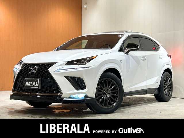 レクサス ＮＸ 300h Fスポーツ 道央・札幌 2019(平31)年 2.4万km ソニッククォーツ TRDエアロ＋マフラー/TRD19インチ鍛造AW/ムーンルーフ/ヘッドアップディスプレイ/マークレビンソンプレミアムサラウンド/パノラミックビューモニター/パーキングサポートブレーキ/アクセサリーコンセントAC100V/1500W/ブラインドスポットモニター＋RCTA/三眼フルLEDヘッドランプ＋AHS/ 　＋寒冷地仕様/おくだけ充電/ルーフレール/後席6：4分割電動リクライニング/オーナメントパネル本アルミ名栗調仕上げ