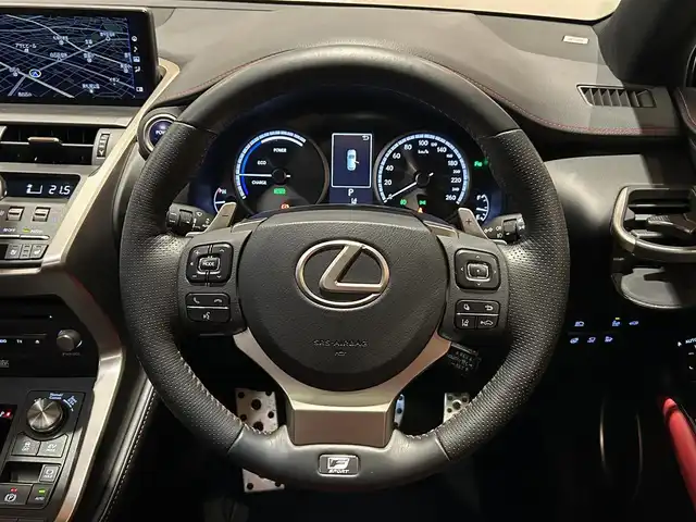 レクサス ＮＸ 300h Fスポーツ 道央・札幌 2019(平31)年 2.4万km ソニッククォーツ TRDエアロ＋マフラー/TRD19インチ鍛造AW/ムーンルーフ/ヘッドアップディスプレイ/マークレビンソンプレミアムサラウンド/パノラミックビューモニター/パーキングサポートブレーキ/アクセサリーコンセントAC100V/1500W/ブラインドスポットモニター＋RCTA/三眼フルLEDヘッドランプ＋AHS/ 　＋寒冷地仕様/おくだけ充電/ルーフレール/後席6：4分割電動リクライニング/オーナメントパネル本アルミ名栗調仕上げ