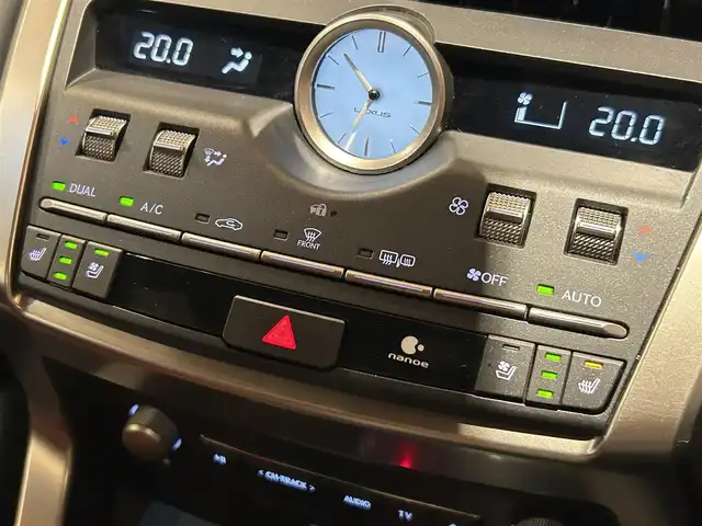 レクサス ＮＸ 300h Fスポーツ 道央・札幌 2019(平31)年 2.4万km ソニッククォーツ TRDエアロ＋マフラー/TRD19インチ鍛造AW/ムーンルーフ/ヘッドアップディスプレイ/マークレビンソンプレミアムサラウンド/パノラミックビューモニター/パーキングサポートブレーキ/アクセサリーコンセントAC100V/1500W/ブラインドスポットモニター＋RCTA/三眼フルLEDヘッドランプ＋AHS/ 　＋寒冷地仕様/おくだけ充電/ルーフレール/後席6：4分割電動リクライニング/オーナメントパネル本アルミ名栗調仕上げ
