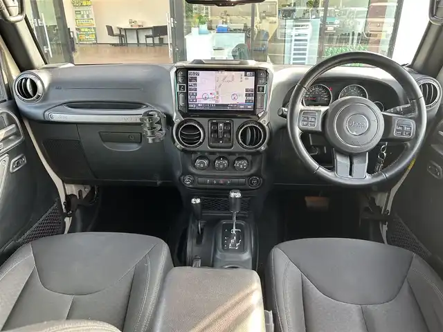 クライスラー・ジープ ジープ ラングラー アンリミテッド スポーツ 栃木県 2018(平30)年 5.1万km ゴビ アルパイン9インチナビ/フルセグTV/DVD/Bluetooth/バック/サイドカメラ/ETC/純正18インチAW/ルーフキャリア/ヒッチメンバー/フロント/リアフォグランプ/パートタイム4WD/集中ドアロック/クルーズコントロール/本革巻きステアリング/キーレス/スペアキー