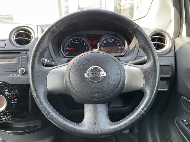日産 ノート ライダー ブラックライン 青森県 2014(平26)年 10.5万km ブリリアントホワイトパール 4WD/純正CDオーディオ/OPオートエアコン/インテリキー/プッシュスタート/専用純正エアロ/専用純正グリル/専用オーテック15インチアルミ/純正フロアマット