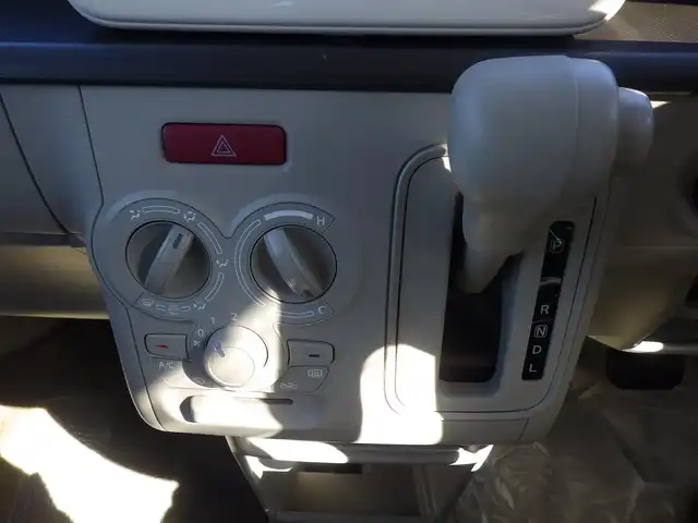 スズキ ラパン L 千葉県 2015(平27)年 2.9万km フォーンベージュM スズキセーフティサポート/アイドリングストップ/純正メモリーナビ/地デジTV/【DVD/CD再生機能　Bluetooth接続】/運転席シートヒーター/携帯リモコン