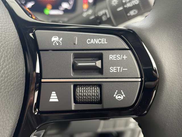 ホンダ ステップワゴン スパーダ eHEV 岐阜県 2025(令7)年 0.1千km プラチナホワイトパール 登録済み未使用車/純正11.4インチナビゲーション【LXM-247VFLi】/AppleCarplay /Android Auto/Bluetooth /CD DVD/フルセグテレビ/AM FM/SD/USB/革巻きステアリング/ステアリングリモコン/パドルシフト/メモリー機能付きパワーバックドア/ハーフレザーシート/シートヒーター(D/N席)/ ２列目シートオットマン/全列USBチャージャー付/両側パワースライドドア/LEDヘッドライト/ヘッドライトレベライザー/オートハイビーム/アダプティブドライビングビーム/スマートキー/プッシュスタート/スペアキー有/ホンダセンシング/先行車発進お知らせ機能/歩行者事故低減ステアリング/路外逸脱抑制機能/標識認識機能/渋滞追従機能付アダプティブクルーズコントロール（ACC）/車線維持支援システム（LKAS）/トラフィックジャムアシスト（渋滞運転支援機能）/ブラインドスポットインフォメーション/誤発進抑制機能/後方誤発進抑制機能/近距離衝突軽減ブレーキ/アクセル抑制機能/パーキングセンサーシステム/後退出庫サポート/減速セレクター