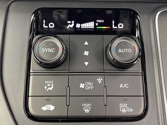 ホンダ ステップワゴン スパーダ eHEV 岐阜県 2025(令7)年 0.1千km プラチナホワイトパール 登録済み未使用車/純正11.4インチナビゲーション【LXM-247VFLi】/AppleCarplay /Android Auto/Bluetooth /CD DVD/フルセグテレビ/AM FM/SD/USB/革巻きステアリング/ステアリングリモコン/パドルシフト/メモリー機能付きパワーバックドア/ハーフレザーシート/シートヒーター(D/N席)/ ２列目シートオットマン/全列USBチャージャー付/両側パワースライドドア/LEDヘッドライト/ヘッドライトレベライザー/オートハイビーム/アダプティブドライビングビーム/スマートキー/プッシュスタート/スペアキー有/ホンダセンシング/先行車発進お知らせ機能/歩行者事故低減ステアリング/路外逸脱抑制機能/標識認識機能/渋滞追従機能付アダプティブクルーズコントロール（ACC）/車線維持支援システム（LKAS）/トラフィックジャムアシスト（渋滞運転支援機能）/ブラインドスポットインフォメーション/誤発進抑制機能/後方誤発進抑制機能/近距離衝突軽減ブレーキ/アクセル抑制機能/パーキングセンサーシステム/後退出庫サポート/減速セレクター